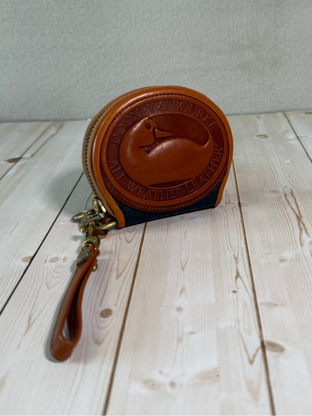 Vintage Dooney & Bourke AWL Duck Logo Navy Coin Purse Wristlet British Tan